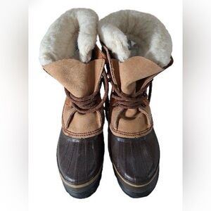 Woman’s Sorrel Winter Boots with fur lining size 8